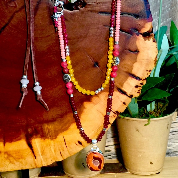 Shades of Pink Gemstone Beaded Leather Necklace - Picture 5 of 8